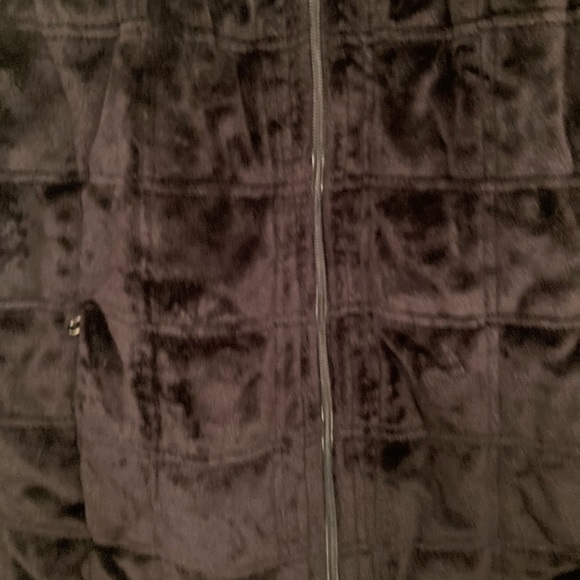 Lady Hathaway Black Faux Fur Polyester Vest with 2 Pockets Size Large. - Picture 3 of 10